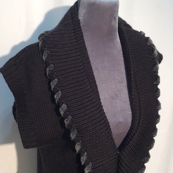 🌼Vintage🌼 Chic-Knits faux fur trimmed cardigan size medium - Picture 1 of 11